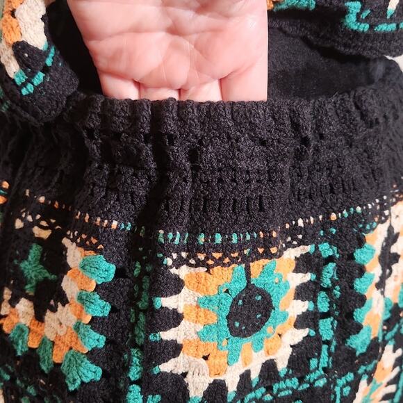 NEW IN Crochet Two-Piece Set, Top and Shorts, Size S/M - Picture 9 of 14